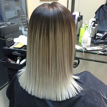 Окрашивание волос
                    Парикмахер-колорист Маргарита Киев