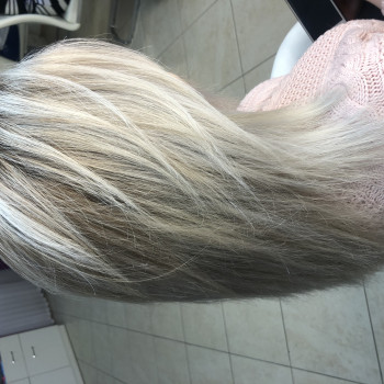 Окрашивание волос air touch
                    Салон краси Crystal Beauty studio Миколаїв