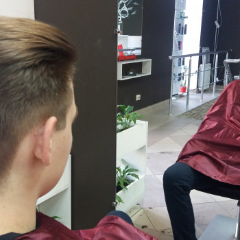 Стрижки волос
                    Парикмахер-модельер Наталья Запорожье