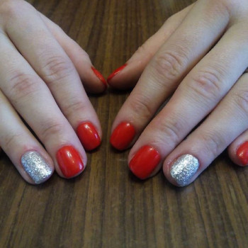 Маникюр и педикюр
                    Мастер маникюра Александра Кривой Рог