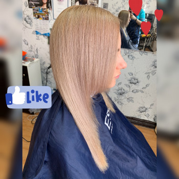 Обесцвечивание волос с тонированием в блонд
                    Перукар-колорист Екатерина Запоріжжя