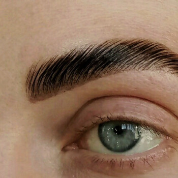 Долговременная укладка бровей 