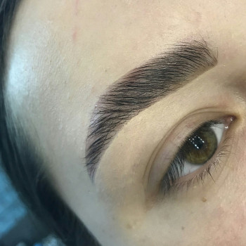 Долговременная укладка бровей 