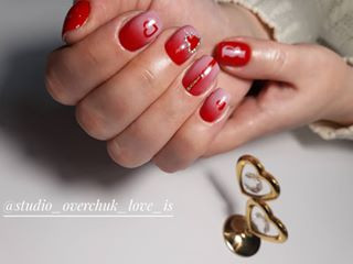 Красный маникюр розовый с сердечками, фото -  Love is Nails