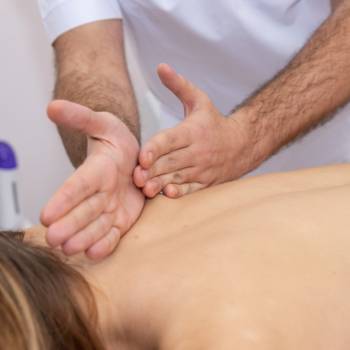 оформление бровей, наращивание ресниц