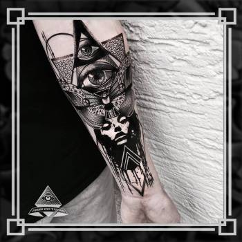 Фото с портфолио Third Eye Tattoo