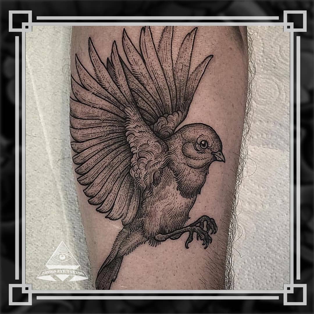 На нозі реалізм чорно-білі, фото - Тату салон Third Eye Tattoo