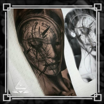 Тату девушка роза ветров, фото - Тату салон Third Eye Tattoo