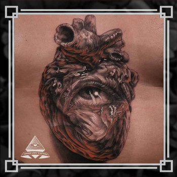 Тату глаз сердце сюрреализм, фото - Тату салон Third Eye Tattoo