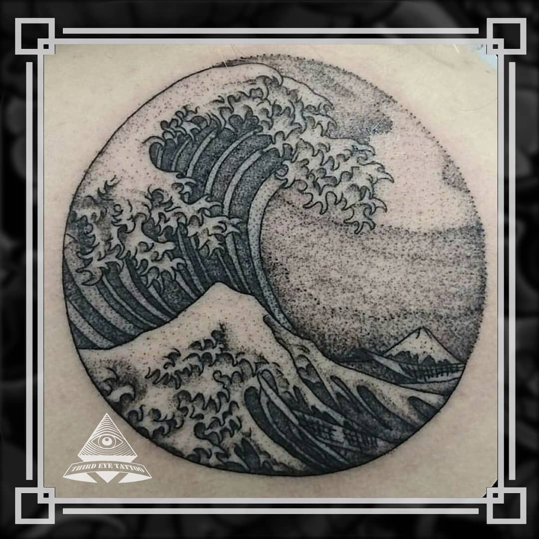 Черно-белые дотворк море, фото - Тату салон Third Eye Tattoo