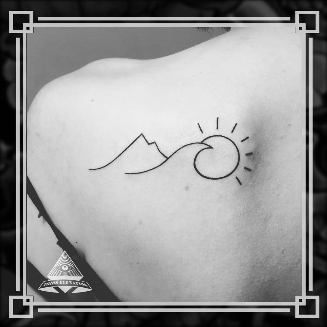 Минимализм мини волна, фото - Тату салон Third Eye Tattoo