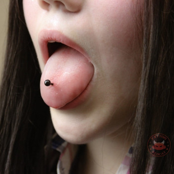 Пирсинг языка
                    Майстер з пірсингу Виктория Вінниця