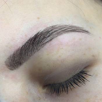 Коррекция бровей 