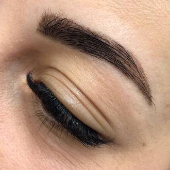 Коррекция бровей 