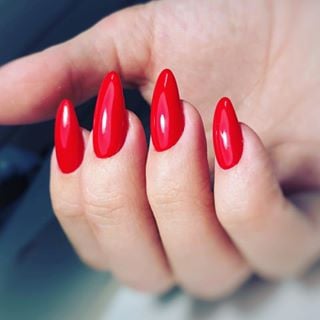 Красный маникюр яркий на длинные ногти, фото -  Mery Style