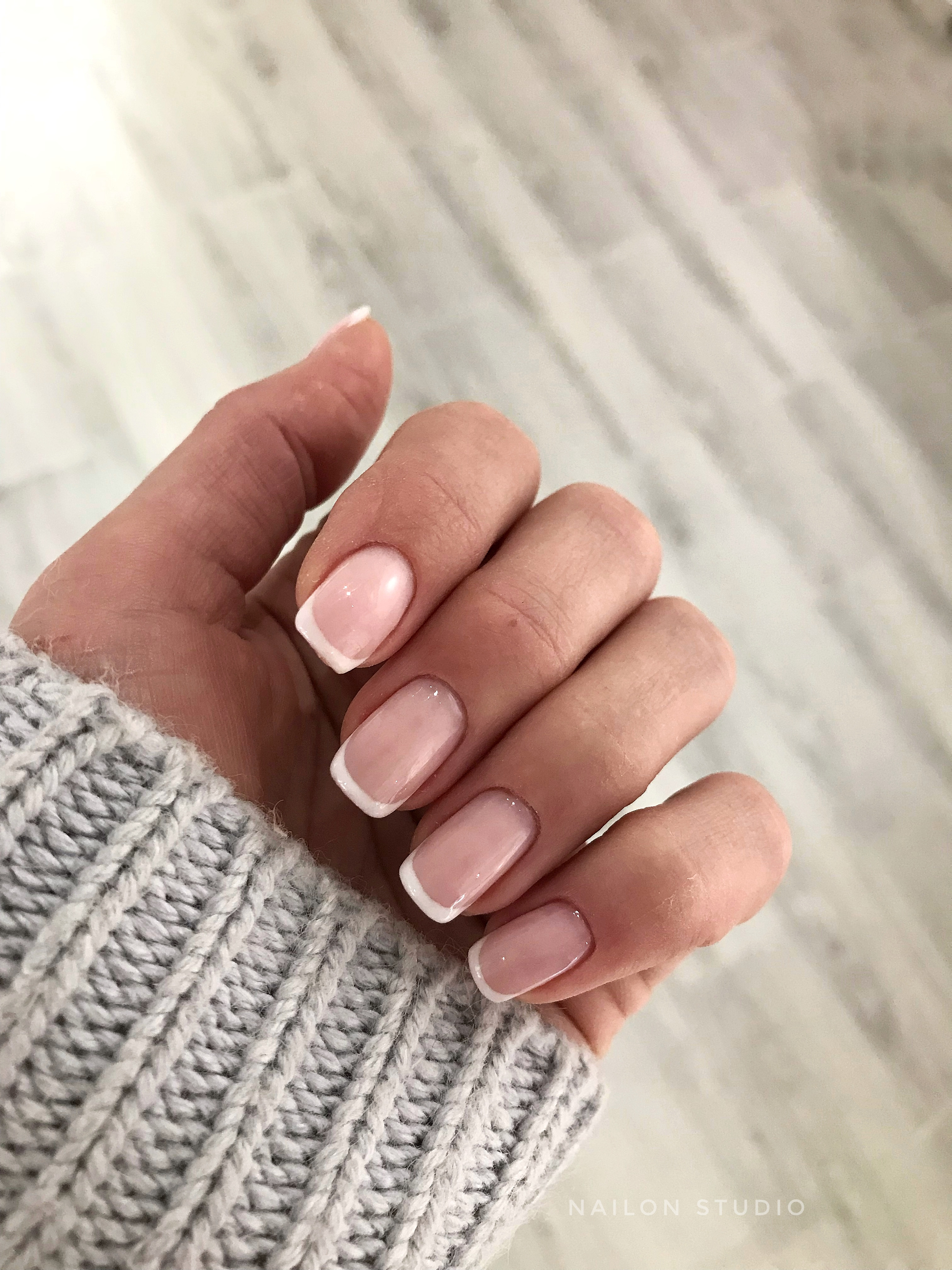 Класичний манікюр ніжний нюдовий, фото - Студія краси NailOn