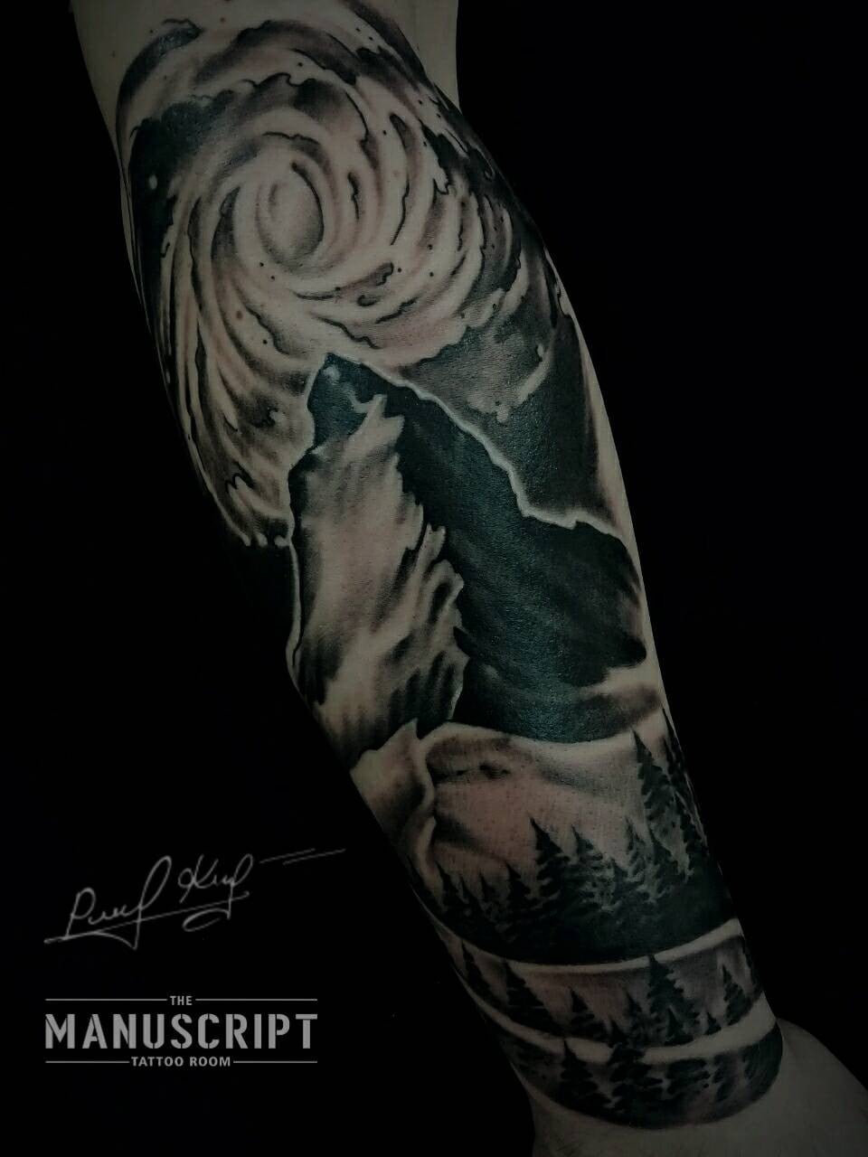 Для хлопців вовк на передпліччі, фото - Тату салон Manuscript Tattoo Studio