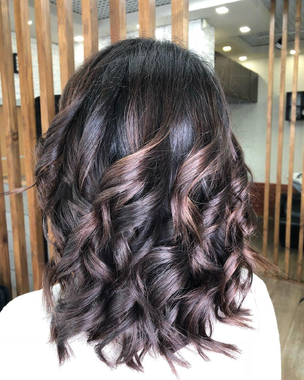 Стрижка на середнє волосся жіноча укладка, фото -  Hairdresser