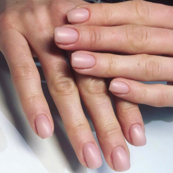 Покрытие гель-лак
                    Салон краси The Room Харків