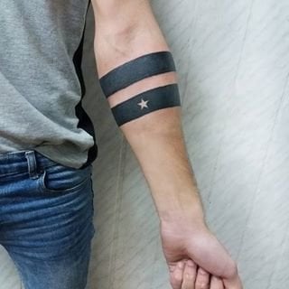 Черно-белые звезда браслет, фото - Тату мастер Александр Рашидов