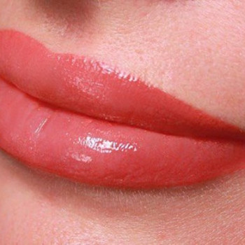 Перманентний макіяж/татуаж губ
                    Майстер перманентного макіяжу Марина Київ