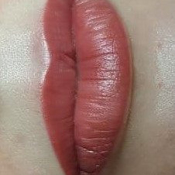 Перманентний макіяж/татуаж губ
                    Майстер перманентного макіяжу Марина Київ