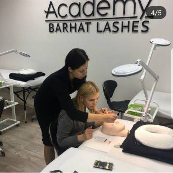 Academy Barhat Lashes