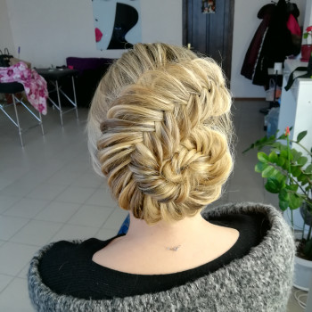 Плетение кос
                    Парикмахер Татьяна Запорожье