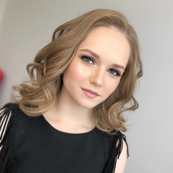 Вечерний макияж
                    Визажист Инна Киев