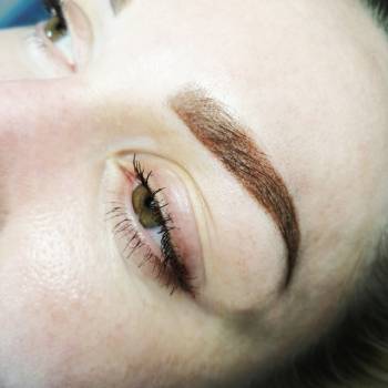 Перманентный макияж бровей