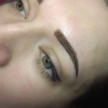 Перманентный макияж бровей