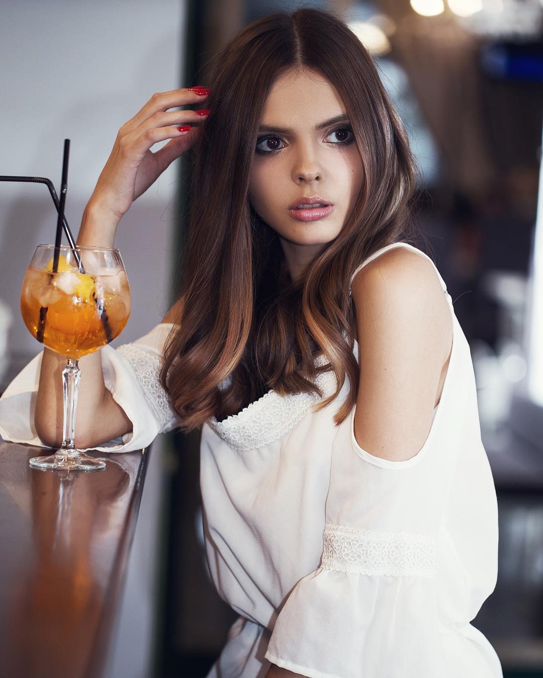 Фотосесія у кафе стильна жіночна, фото - Студія краси Marina