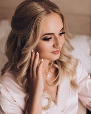 Ніжна фотосесія портретна у халаті, фото -  Анна Смоляр