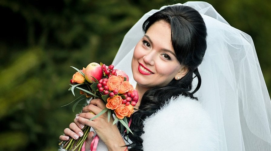 Фотосесія на природі весільна з букетом, фото - Візажист Виктория Комарова