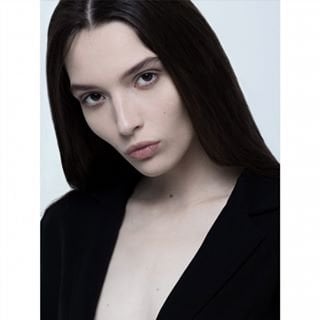 Фотосесія у студії на білому тлі стильна, фото - Візажист Александра Гребенцова