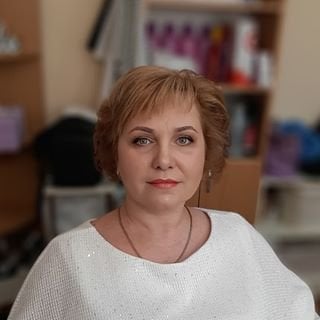 Коротка жіноча стрижка з чолкою, фото - Візажист Ирина Костенко