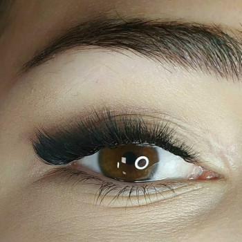 Объемное наращивание Голливуд (4-5D)
                    Салон краси Beauty Segment Київ