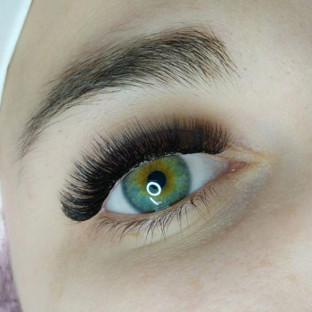 Объемное наращивание Голливуд (4-5D)
                    Салон краси Beauty Segment Київ