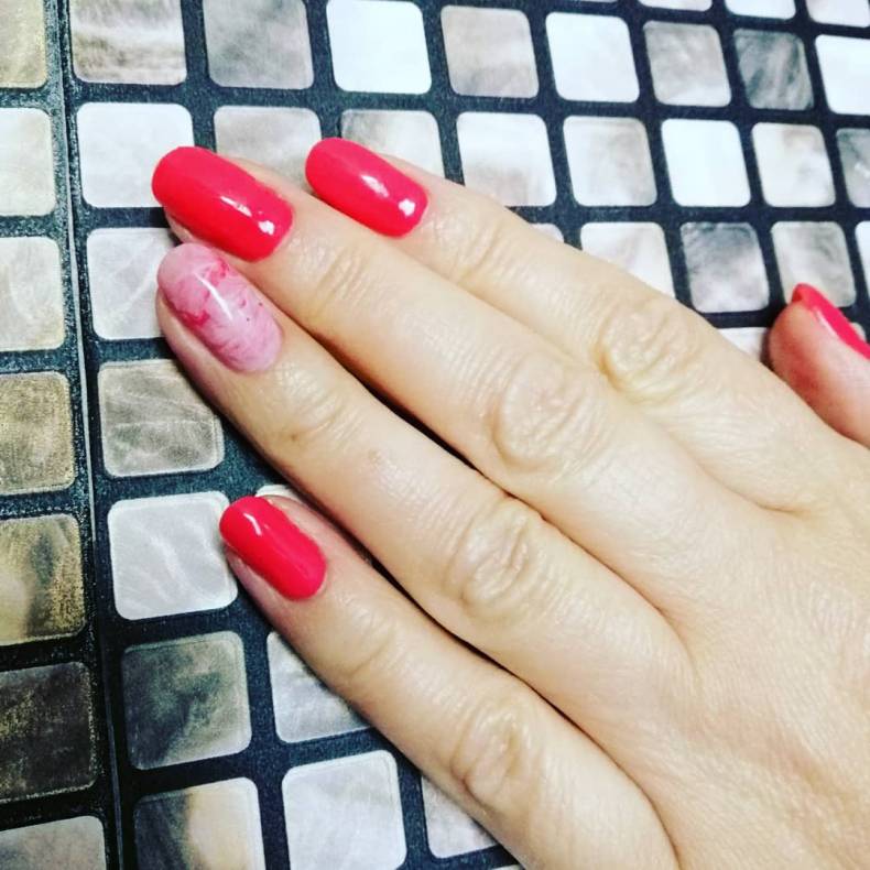 Манікюр з малюнком яскравий рожевий, фото - Майстер манікюру Анна Гашутина