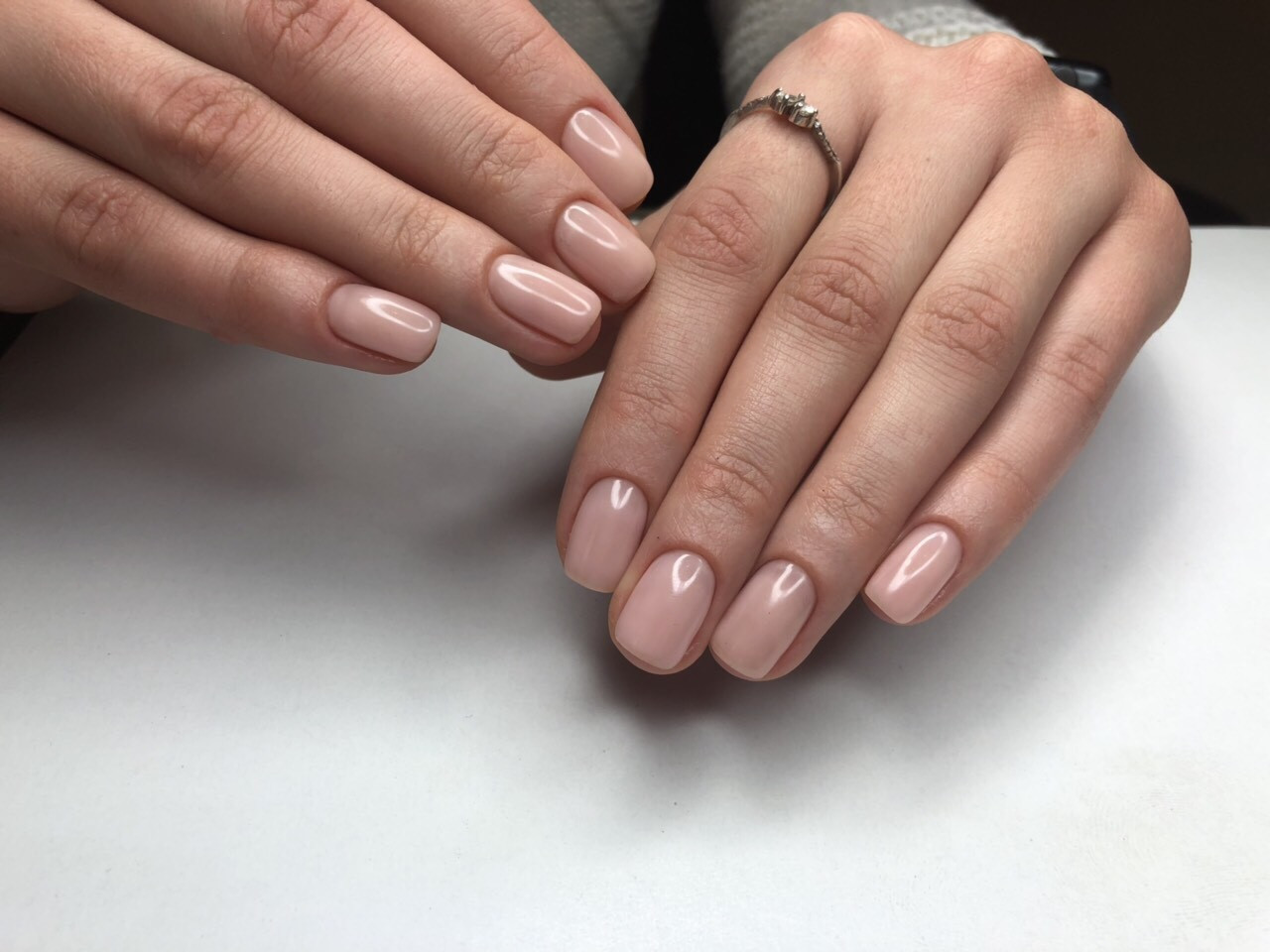 Нюдовий манікюр однотонний (монохромний) корейский, фото - Салон краси Beauty Studio AY
