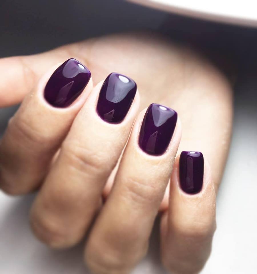 Фиолетовый маникюр однотонный (монохромный) темный, фото - Ногтевая студия Fantasy nail