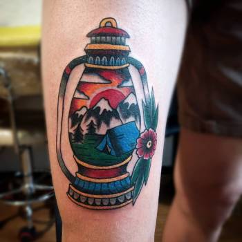 Тату на руці кольорові ліхтар, фото - Тату майстер Елена Лучкина