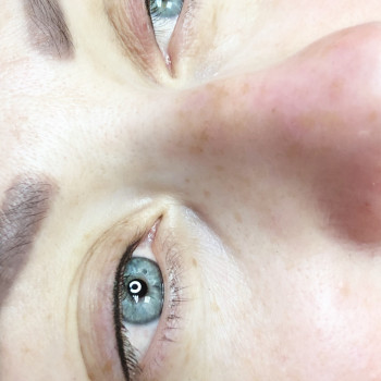 Межресничка
                    Майстер перманентного макіяжу Лидия Київ