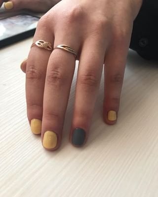 Манікюр на короткі нігті чорний жовтий, фото - Майстер манікюру Екатерина