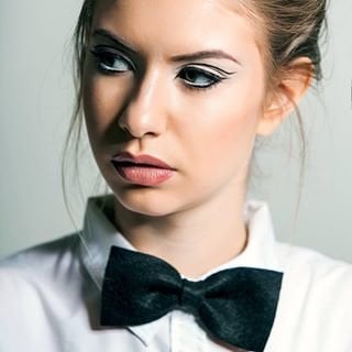 Макияж глаз необычный со стрелками, фото -  Анна Онищенко