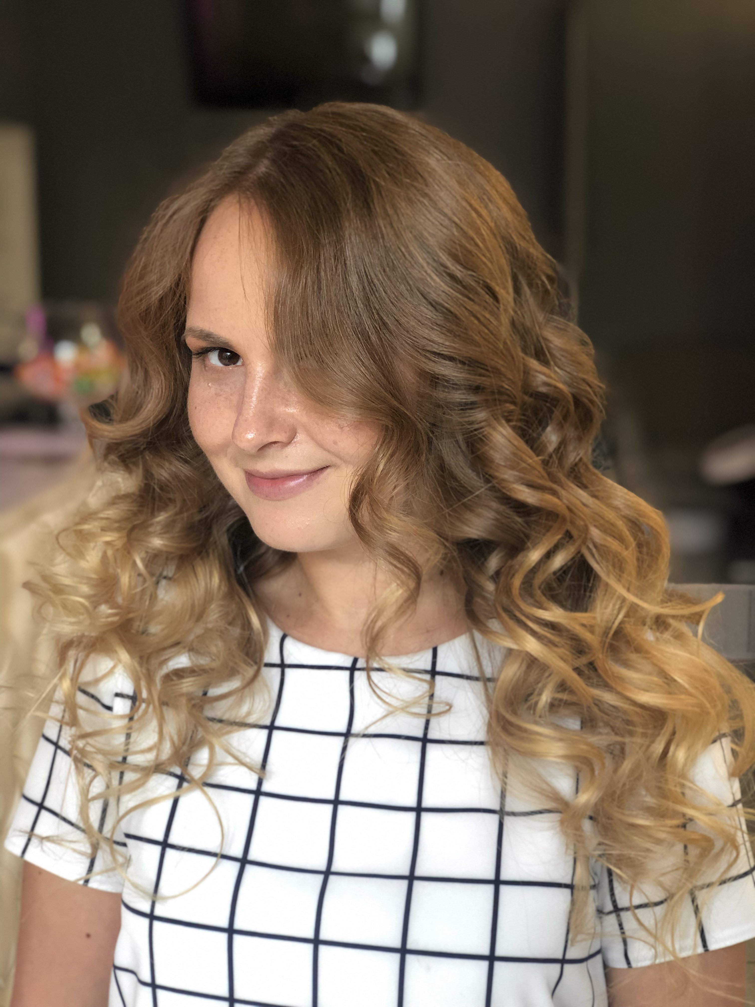 Стрижка на довге волосся жіноча укладка, фото -  Tochka Krasy