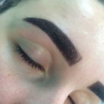 Моделирование бровей
                    Лешмейкер Даша Шатрова Чернігів