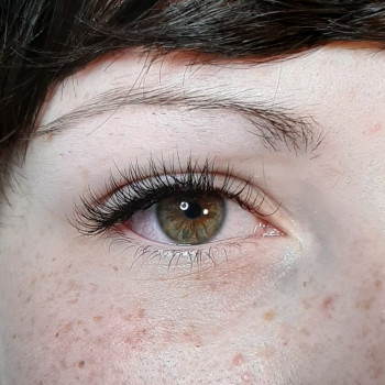 Классическое наращивание ресниц
                    Лешмейкер Юлия Мироненко Суми