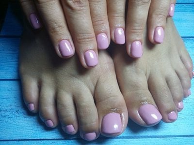 Маникюр на короткие ногти нежный розовый, фото -  Александра Слюсар