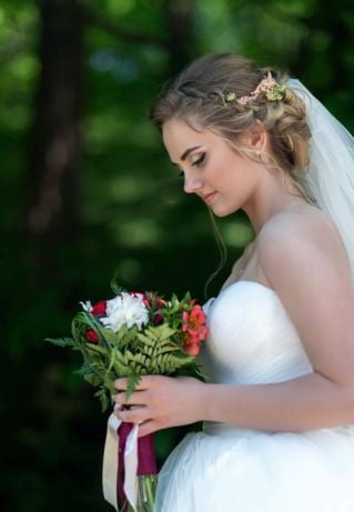 Фотосесія на природі весільна з букетом, фото - Візажист Анастасія Ястребінска
